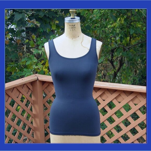 🇺🇲 NWOT S/M Theory navy blue Camisole/tank top - Picture 1 of 9